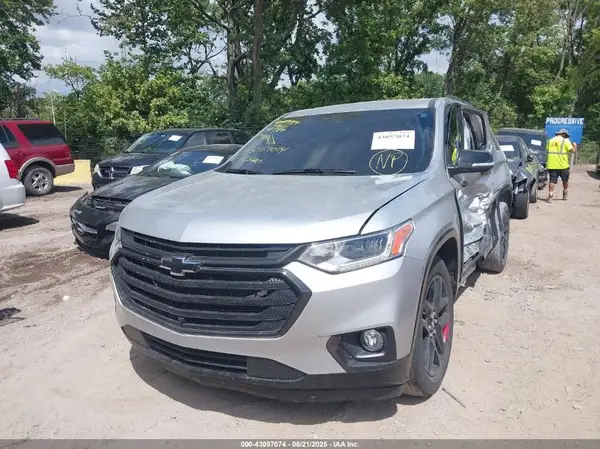 1GNEVKKW8MJ268600 2021 CHEVROLET TRAVERSE - Image 2