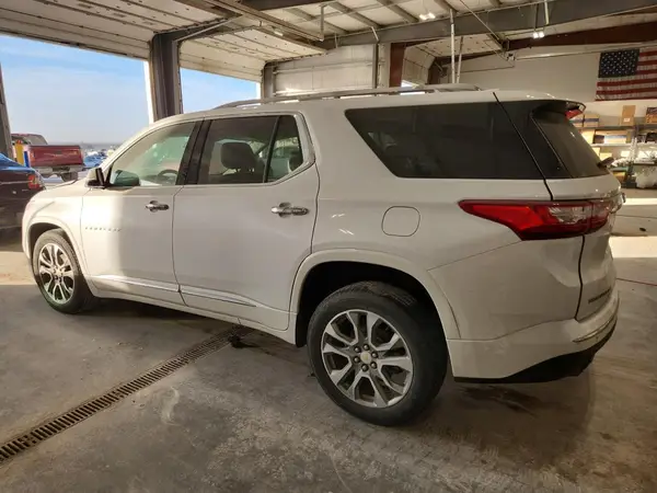 1GNEVKKW9KJ271955 2019 CHEVROLET TRAVERSE - Image 2