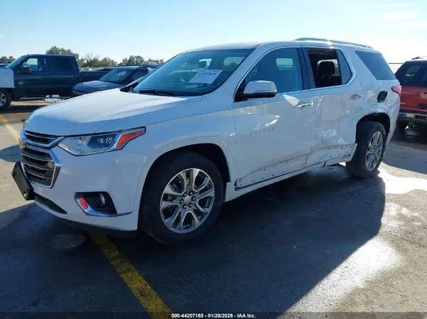 1GNEVKKW9LJ174465 2020 CHEVROLET TRAVERSE - Image 2