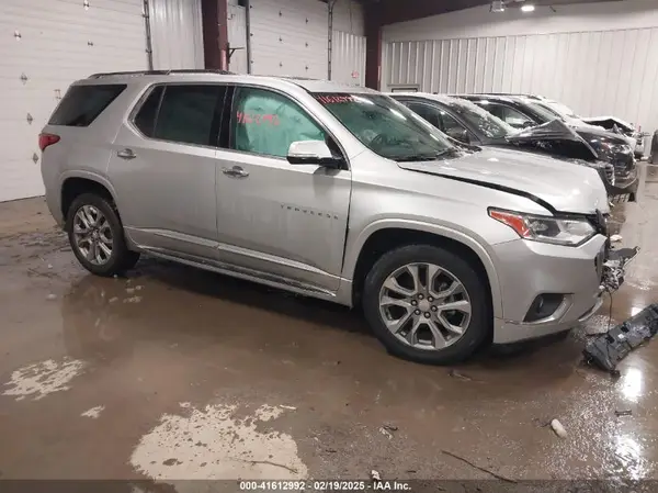 1GNEVKKWXKJ218066 2019 CHEVROLET TRAVERSE - Image 1