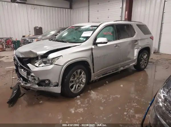 1GNEVKKWXKJ218066 2019 CHEVROLET TRAVERSE - Image 2