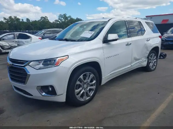 1GNEVKKWXMJ124871 2021 CHEVROLET TRAVERSE - Image 2