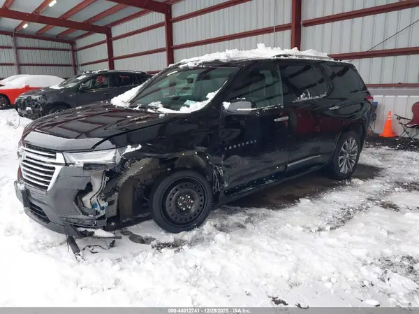 1GNEVKKWXPJ129217 2023 CHEVROLET TRAVERSE - Image 2