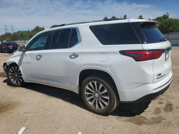 1GNEVKKWXPJ181060 2023 CHEVROLET TRAVERSE - Image 2