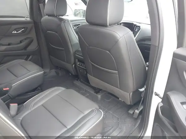 1GNEVKKWXPJ324220 2023 CHEVROLET TRAVERSE - Image 8