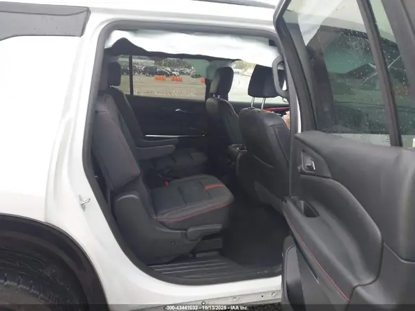 1GNEVLKS0RJ146775 2024 CHEVROLET TRAVERSE - Image 8