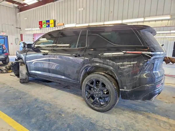 1GNEVLKS3TJ152321 2026 CHEVROLET TRAVERSE - Image 2
