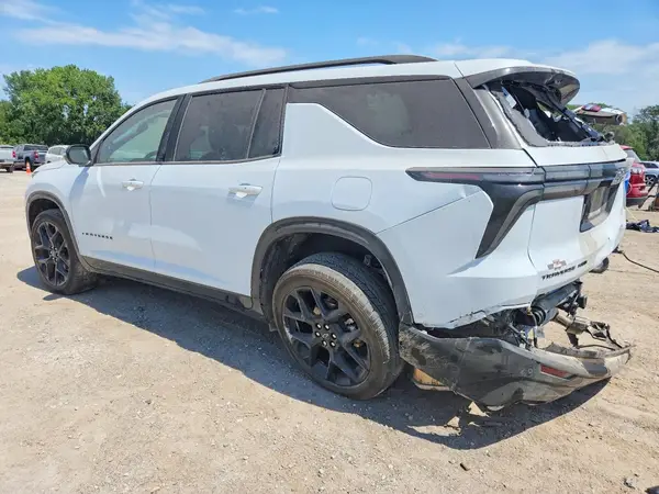 1GNEVLKS7TJ343711 2026 CHEVROLET TRAVERSE - Image 2
