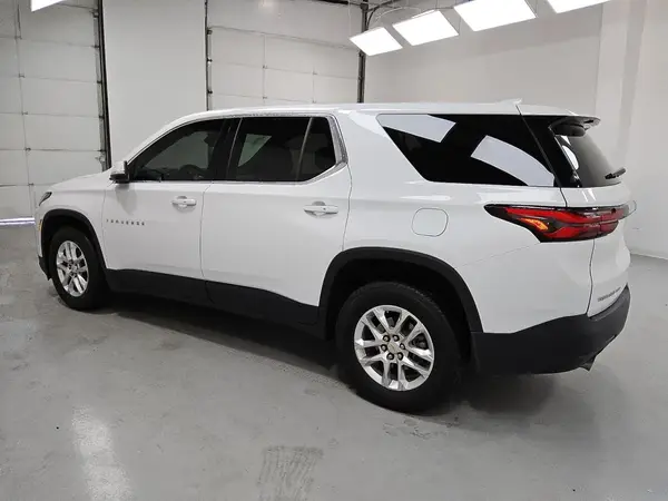 1GNEVLKW4PJ258866 2023 CHEVROLET TRAVERSE - Image 2