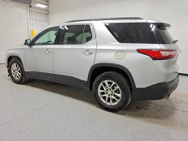 1GNEVMKW4LJ257328 2020 CHEVROLET TRAVERSE - Image 2
