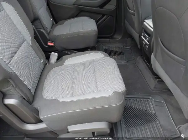 1GNEVMKW7KJ238111 2019 CHEVROLET TRAVERSE - Image 8