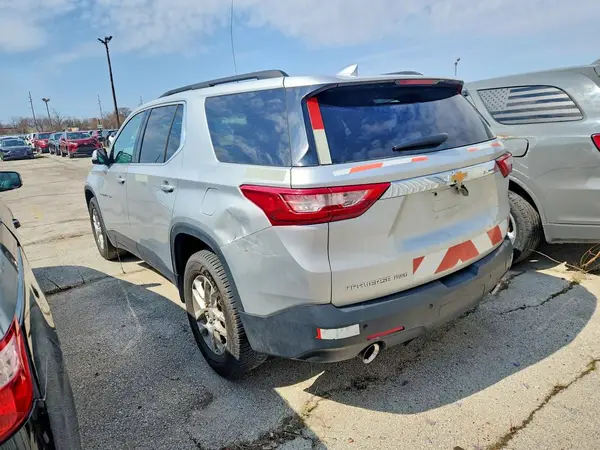 1GNEVMKW8MJ175202 2021 CHEVROLET TRAVERSE - Image 2