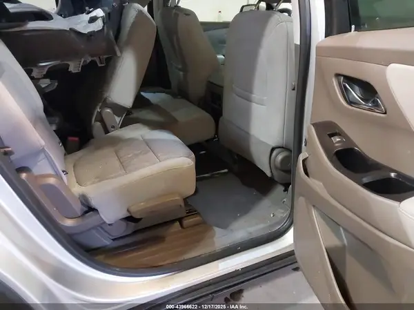 1GNEVMKWXLJ209137 2020 CHEVROLET TRAVERSE - Image 8