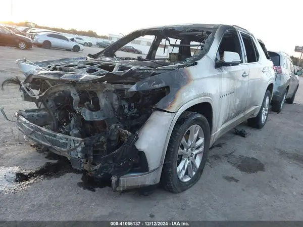 1GNEVNKW4LJ271266 2020 CHEVROLET TRAVERSE - Image 2
