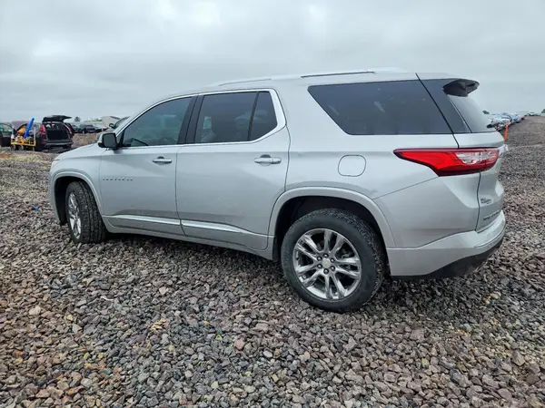 1GNEVNKWXLJ155943 2020 CHEVROLET TRAVERSE - Image 2