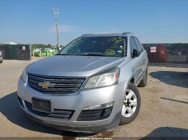 1GNKRFED0GJ101404 2016 CHEVROLET TRAVERSE - Image 2