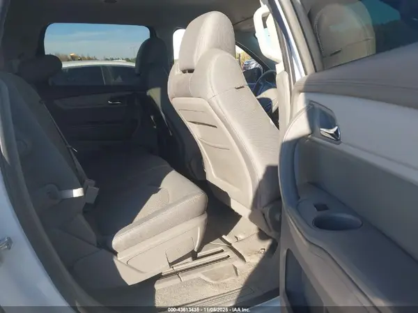 1GNKRFED0HJ103512 2017 CHEVROLET TRAVERSE - Image 8
