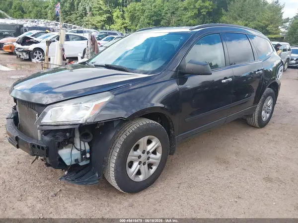 1GNKRFED0HJ207563 2017 CHEVROLET TRAVERSE - Image 2
