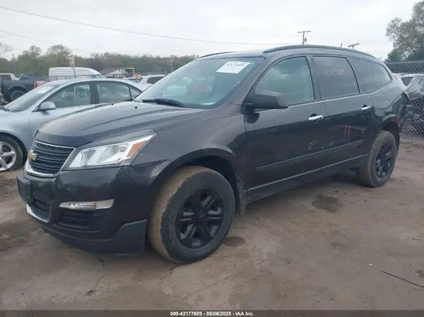 1GNKRFED0HJ215050 2017 CHEVROLET TRAVERSE - Image 2