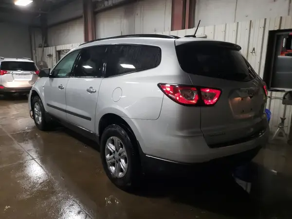1GNKRFED0HJ246217 2017 CHEVROLET TRAVERSE - Image 2
