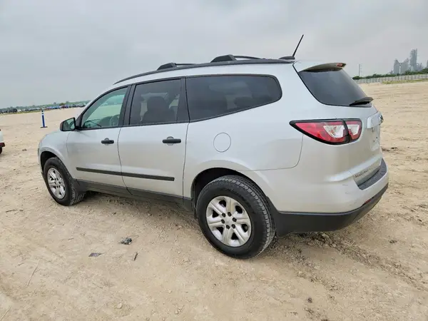 1GNKRFED0HJ261851 2017 CHEVROLET TRAVERSE - Image 2