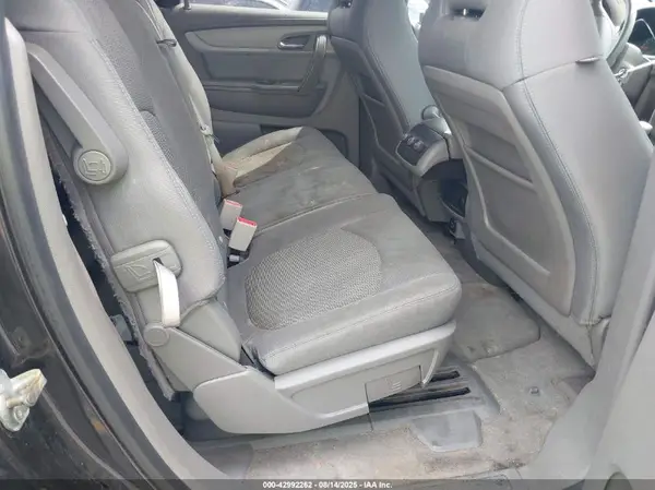 1GNKRFED0HJ277001 2017 CHEVROLET TRAVERSE - Image 8