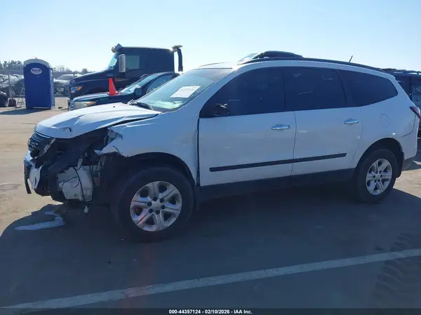 1GNKRFED0HJ292128 2017 CHEVROLET TRAVERSE - Image 2
