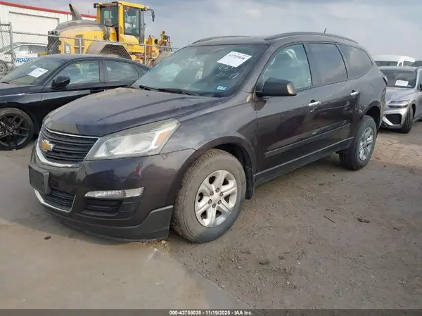 1GNKRFED0HJ298771 2017 CHEVROLET TRAVERSE - Image 2