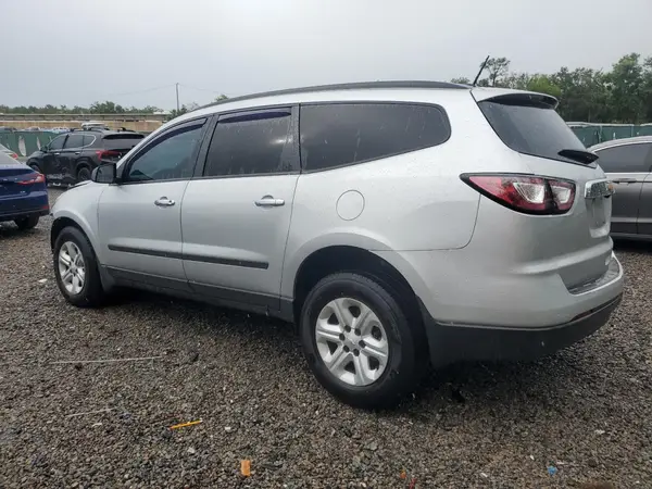 1GNKRFED0HJ325015 2017 CHEVROLET TRAVERSE - Image 2
