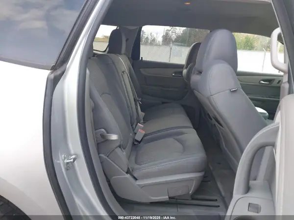 1GNKRFED0HJ328593 2017 CHEVROLET TRAVERSE - Image 8