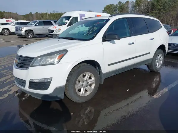 1GNKRFED0HJ348083 2017 CHEVROLET TRAVERSE - Image 2