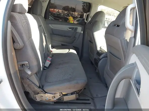 1GNKRFED1HJ136874 2017 CHEVROLET TRAVERSE - Image 8