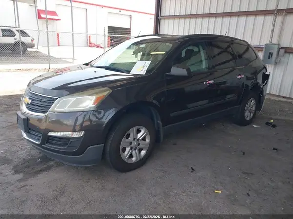 1GNKRFED1HJ168501 2017 CHEVROLET TRAVERSE - Image 2