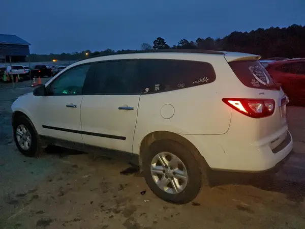 1GNKRFED1HJ179515 2017 CHEVROLET TRAVERSE - Image 2