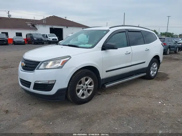 1GNKRFED1HJ198856 2017 CHEVROLET TRAVERSE - Image 2