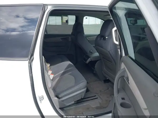 1GNKRFED1HJ221911 2017 CHEVROLET TRAVERSE - Image 8