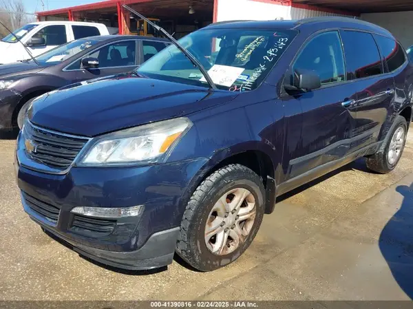 1GNKRFED1HJ293143 2017 CHEVROLET TRAVERSE - Image 2