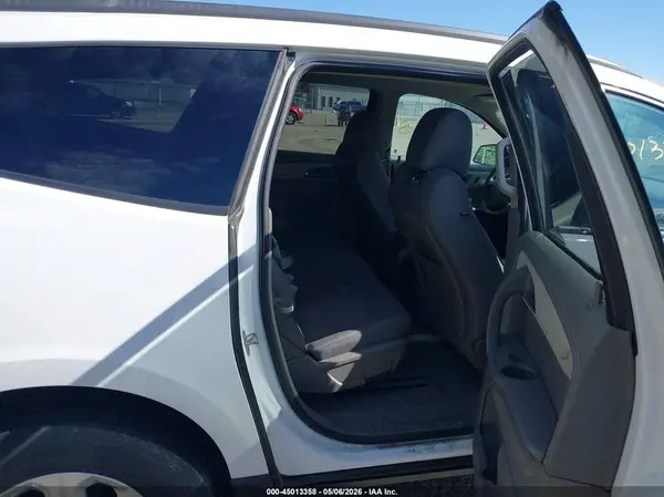 1GNKRFED1HJ309793 2017 CHEVROLET TRAVERSE - Image 8