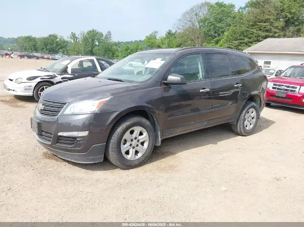 1GNKRFED1HJ321202 2017 CHEVROLET TRAVERSE - Image 2