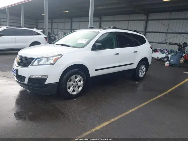 1GNKRFED1HJ345323 2017 CHEVROLET TRAVERSE - Image 2
