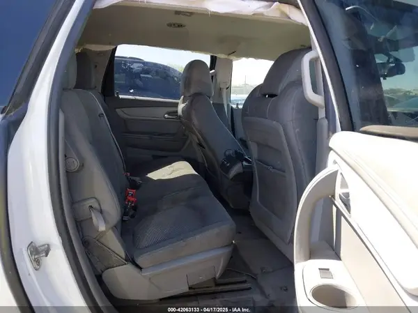 1GNKRFED1HJ350439 2017 CHEVROLET TRAVERSE - Image 8