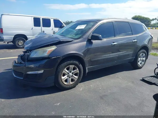 1GNKRFED2GJ268041 2016 CHEVROLET TRAVERSE - Image 2