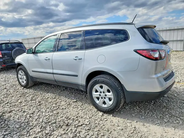 1GNKRFED2HJ185601 2017 CHEVROLET TRAVERSE - Image 2