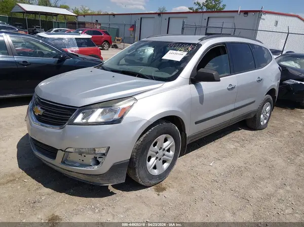 1GNKRFED2HJ197571 2017 CHEVROLET TRAVERSE - Image 2