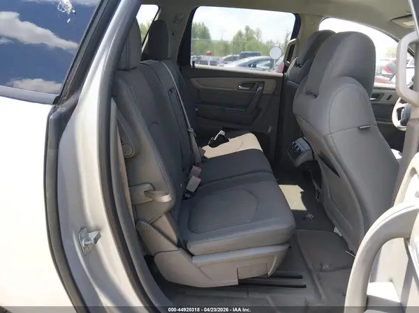 1GNKRFED2HJ197571 2017 CHEVROLET TRAVERSE - Image 8
