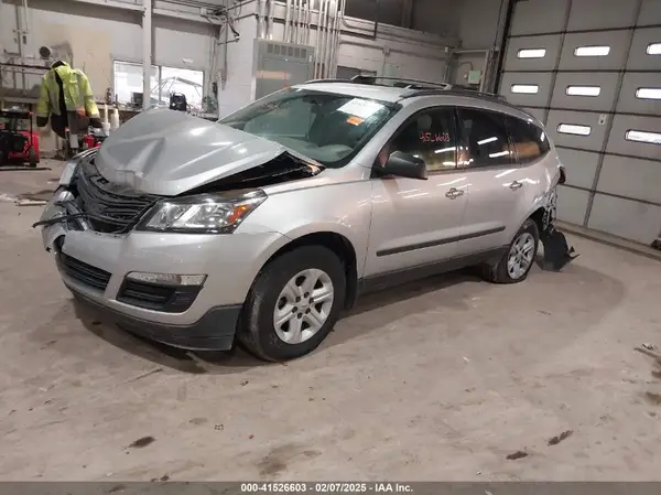 1GNKRFED2HJ208536 2017 CHEVROLET TRAVERSE - Image 2