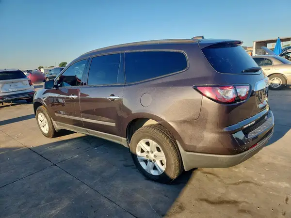 1GNKRFED2HJ216927 2017 CHEVROLET TRAVERSE - Image 2