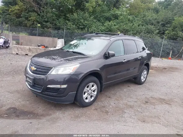 1GNKRFED2HJ292731 2017 CHEVROLET TRAVERSE - Image 2