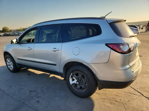 1GNKRFED2HJ305073 2017 CHEVROLET TRAVERSE - Image 2