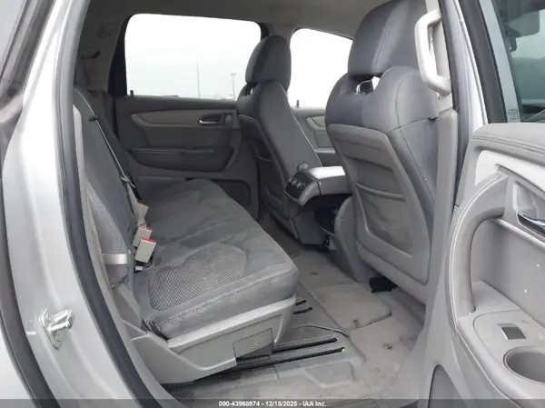 1GNKRFED2HJ328160 2017 CHEVROLET TRAVERSE - Image 8